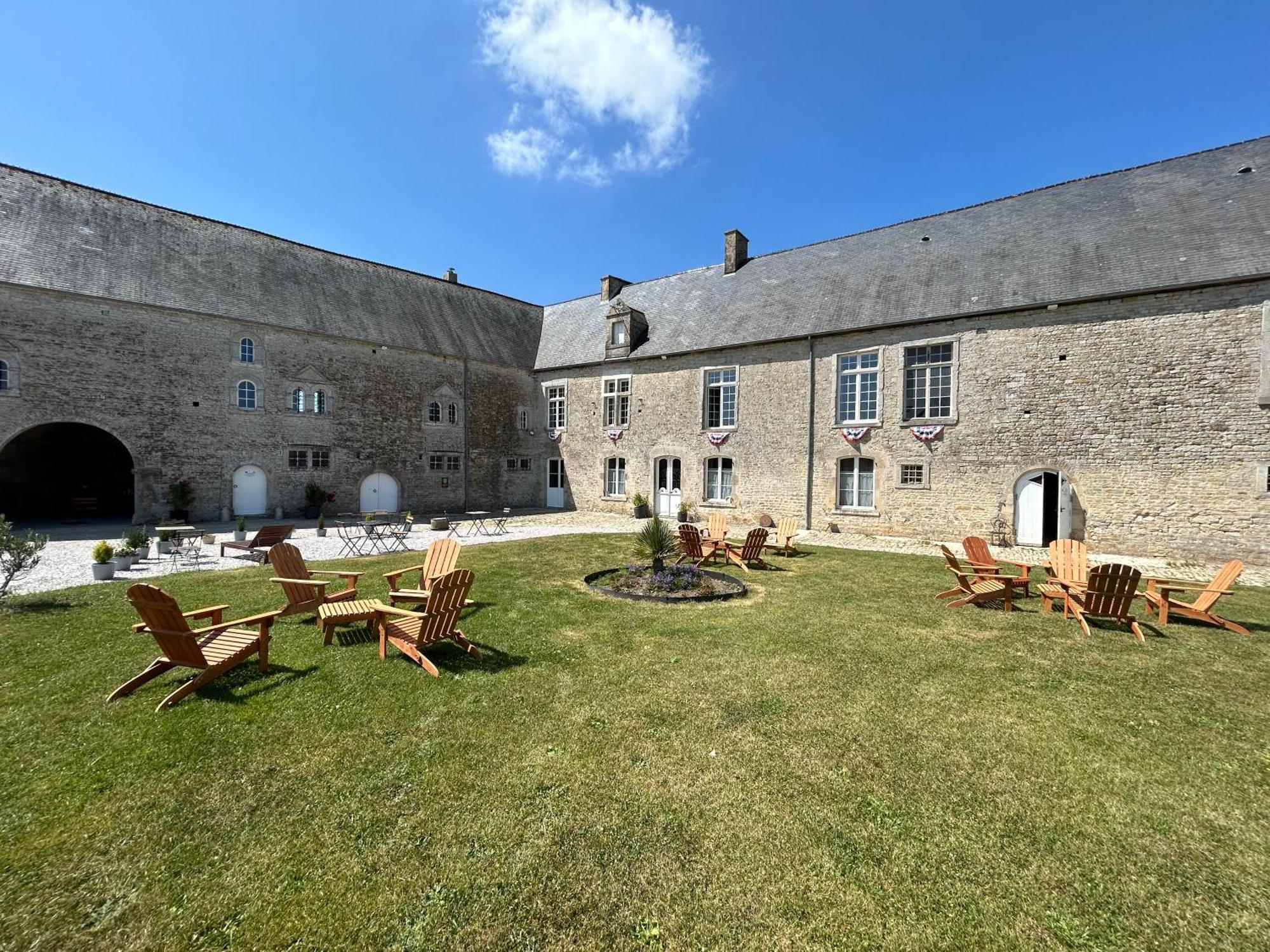 Chateau De Franquetot & D Day Collins Museum Sainte-Mère-Église Exteriör bild